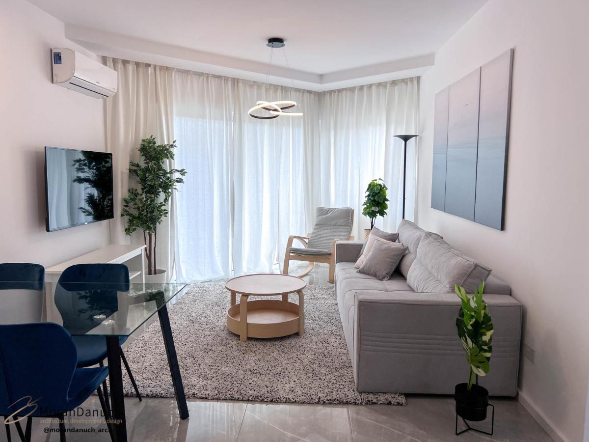 Welcome To Modern Sea View